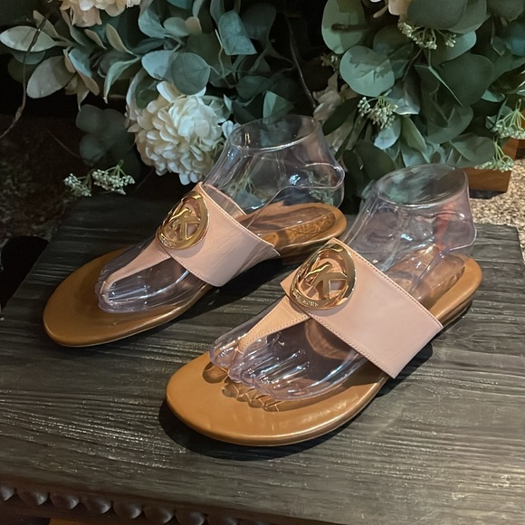 Michael Kors Leather Thong Sandals, Pink, Size 8 1/2 - Picture 3 of 4